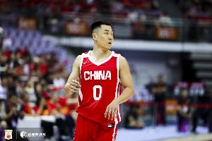 末节有关键三分!高诗岩全场撕咬式防守 6中1贡献7分2板2助3断